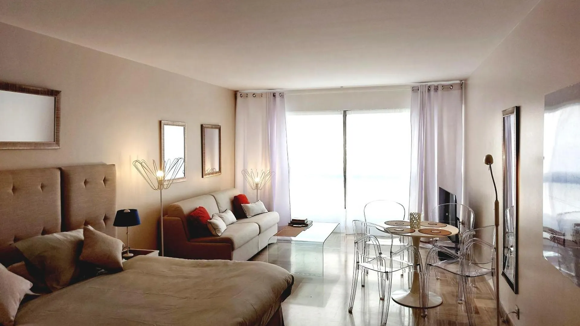 Cannes Rue D'Antibes - 2 Minutes Walk From Beach, Palais Des Festivals, Boulevard De La Croisette - Free Parking - Studio Gray D'Albion Франция